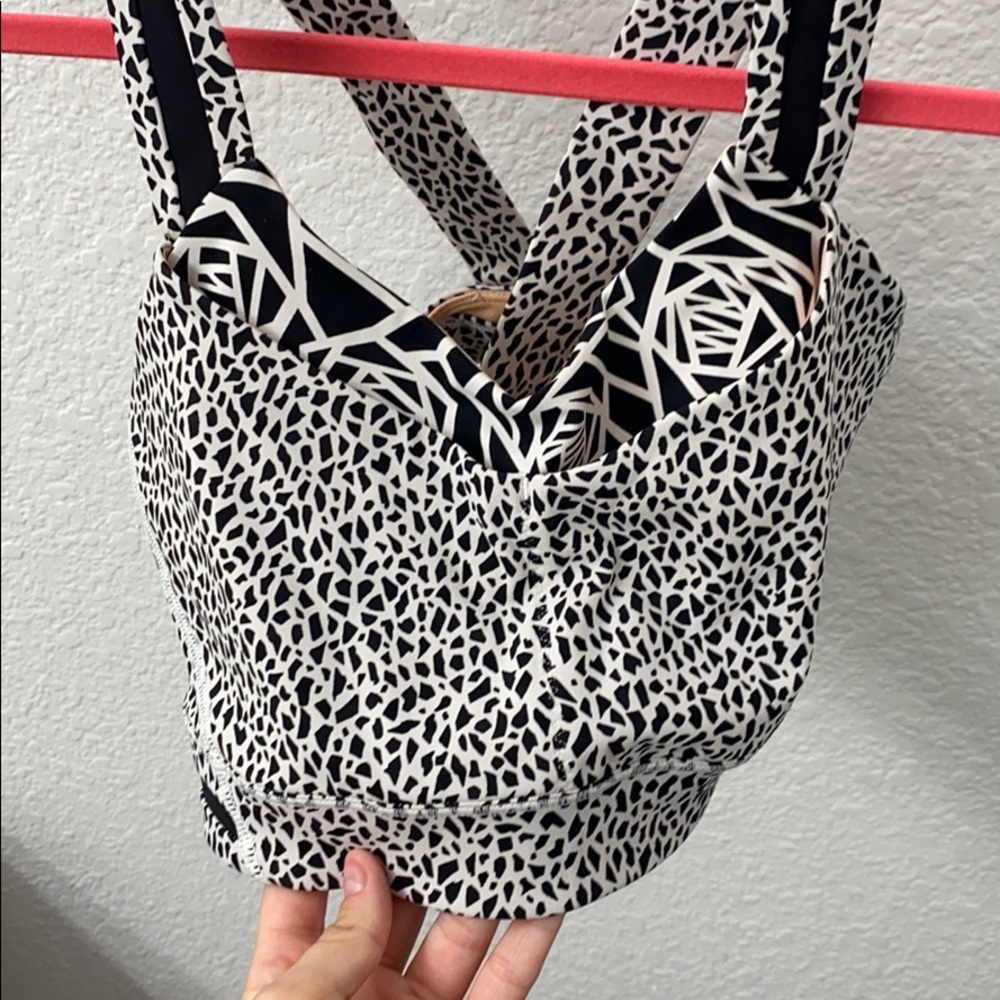 Lululemon sports bra
